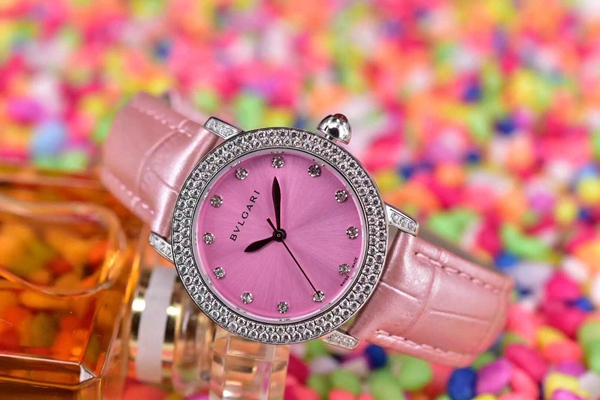 ブルガリ時計正面デザイン